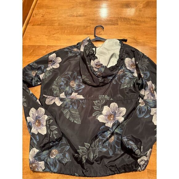 Woman’s thread supply windbreaker - Picture 4 of 4